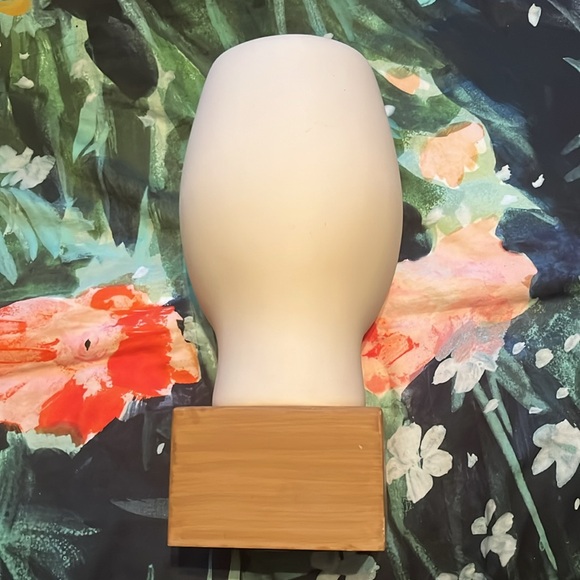 IKEA Bisque Nagon Head Sculpture - Picture 9 of 16